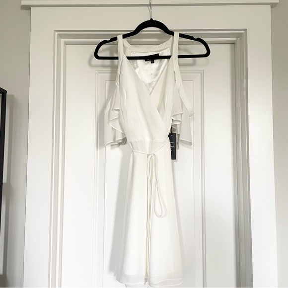 NWT Lulus Bombshell White Off-Shoulder Wrap Dress - Size L - Picture 5 of 13